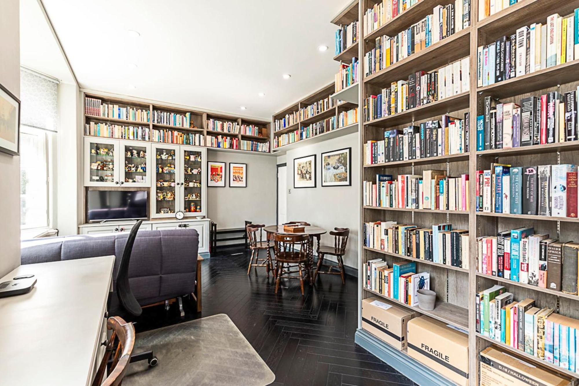 Book Lovers' West End Apartamento