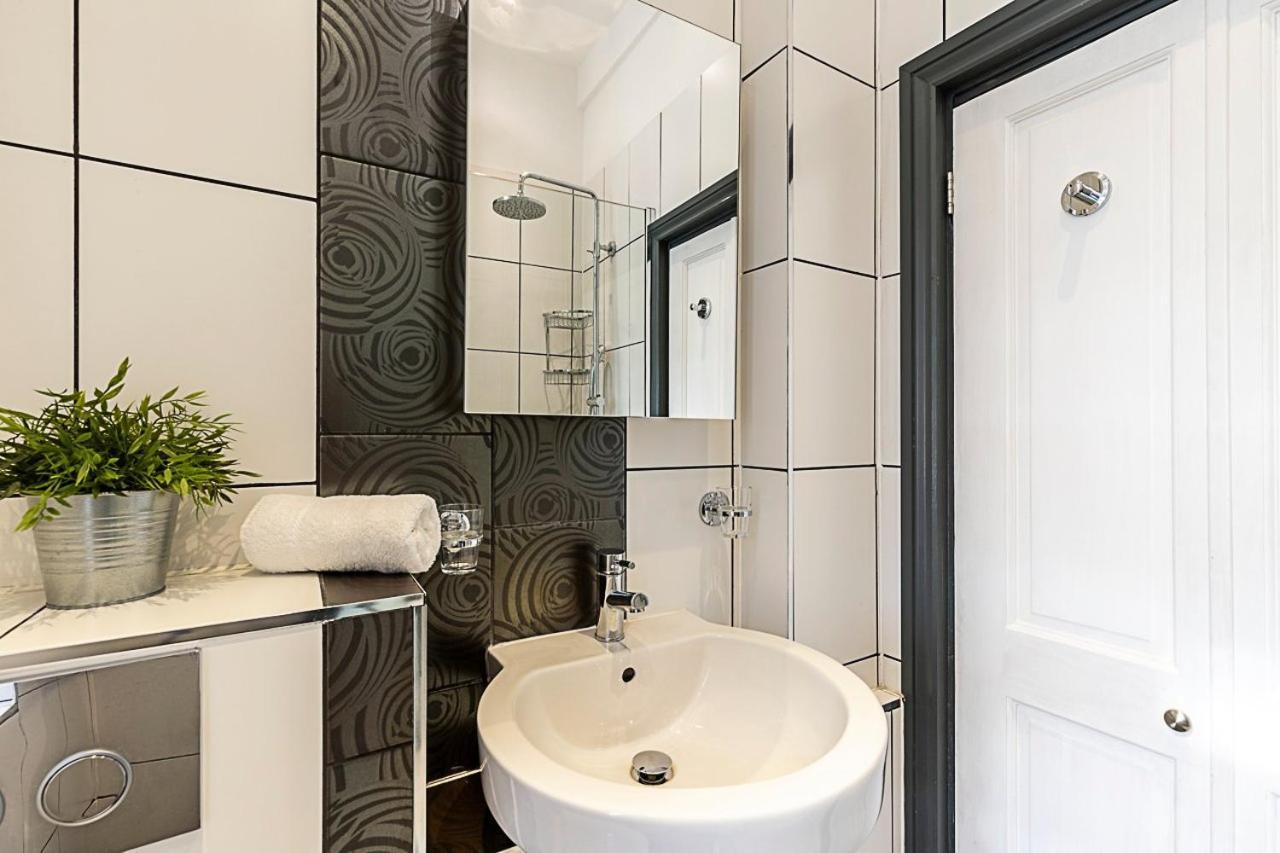 Book Lovers' West End Apartamento *
